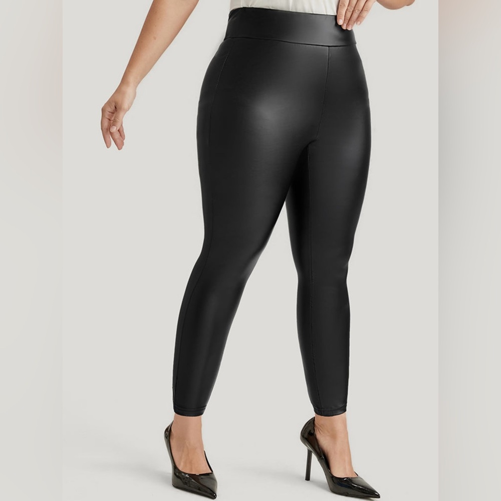 BloomChic High-Waist Faux Leather Leggings in Black
